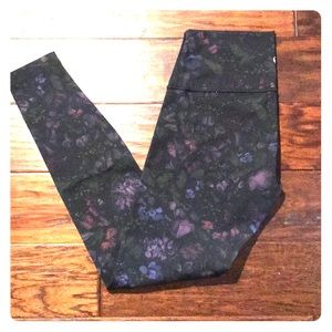 Lululemon Black Floral High Waist Legging, size 8